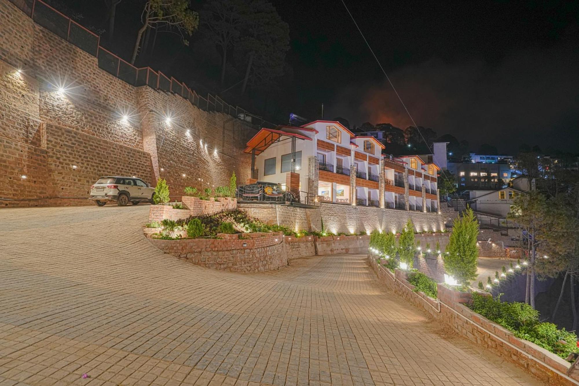 The Sanawar Heights I Kasauli I New Property Exterior foto